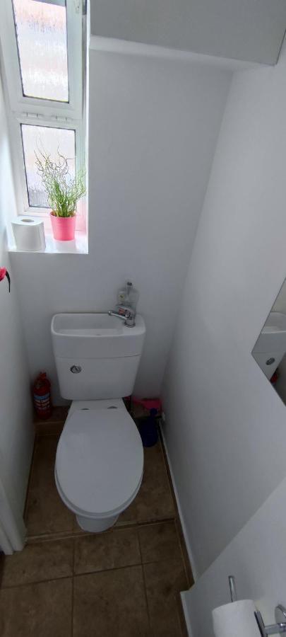 Location Location Location, Whole Apartment For You! London Exterior foto