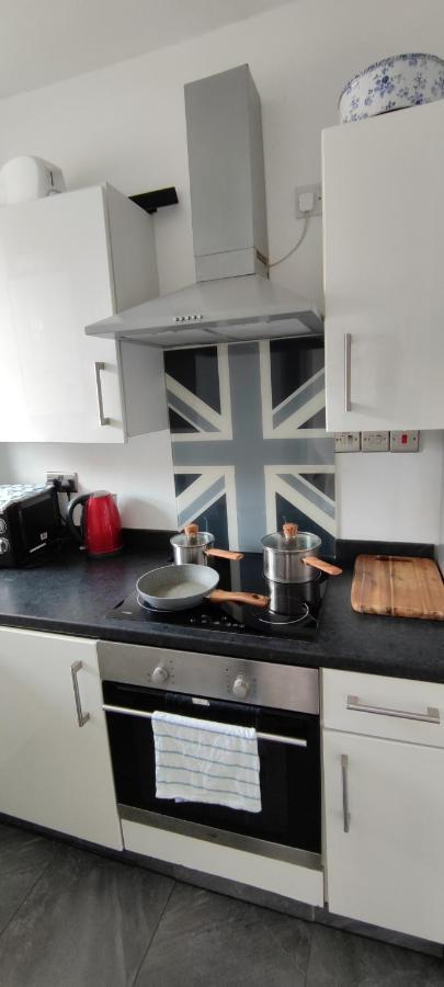 Location Location Location, Whole Apartment For You! London Exterior foto